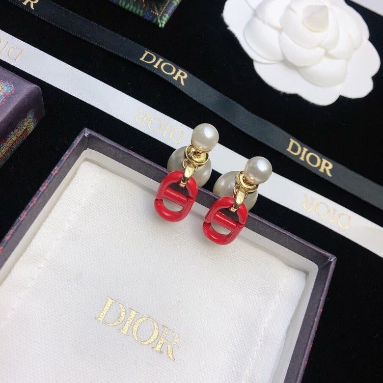 chr1st1an D10r earrings